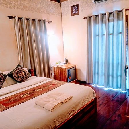 Ireenkevin Guesthouse ルアンパバーン エクステリア 写真
