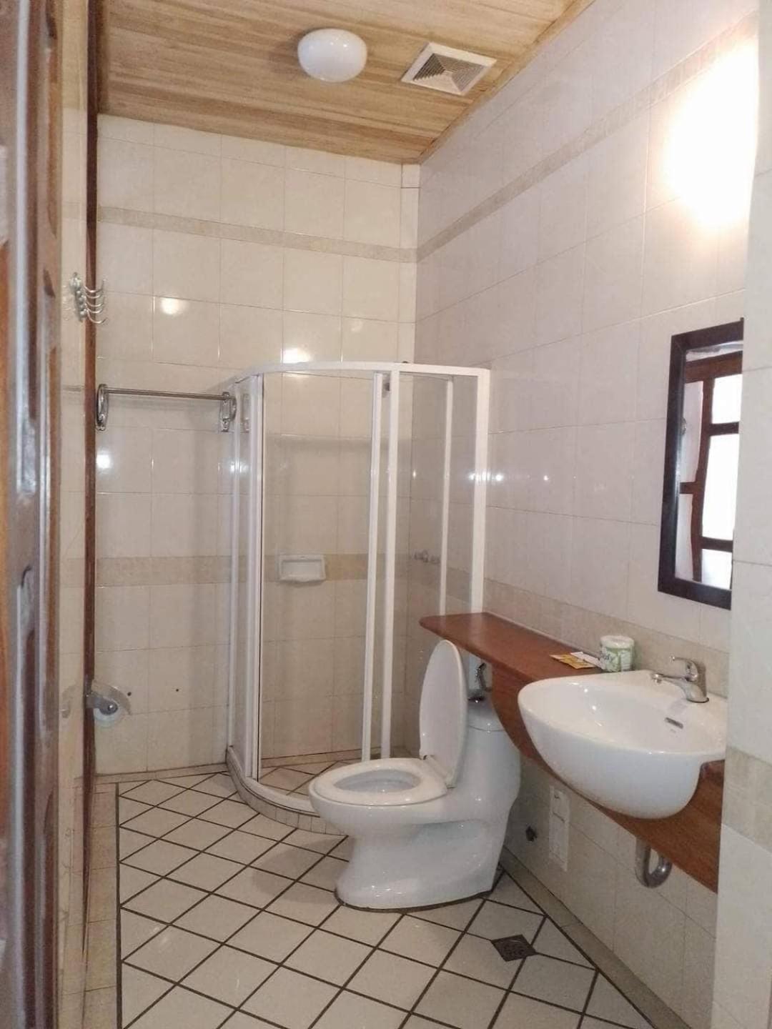 Ireenkevin Guesthouse ルアンパバーン エクステリア 写真